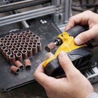 50 Stück Schleifkappen 120er Körnung  8mm ⌀ + 1 Halter 2,2mm ⌀ zum nachbearbeiten